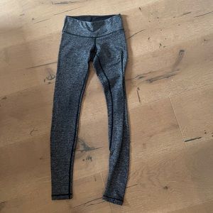 LULULEMON LEGGINGS SIZE 2